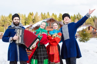 МАСЛЕНИЦА В ЗОЛОТЫХ СОСНАХ МАСЛЕНИЦА В ЗОЛОТЫХ СОСНАХ